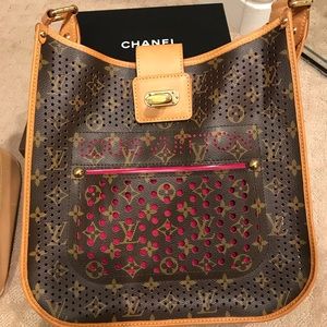 ❌SOLD❌👛AUTHENTIC LOUIS VUITTON SATCHEL👛